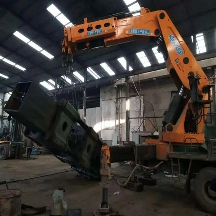 溧阳130吨折臂吊车出租吊机租赁附近电话